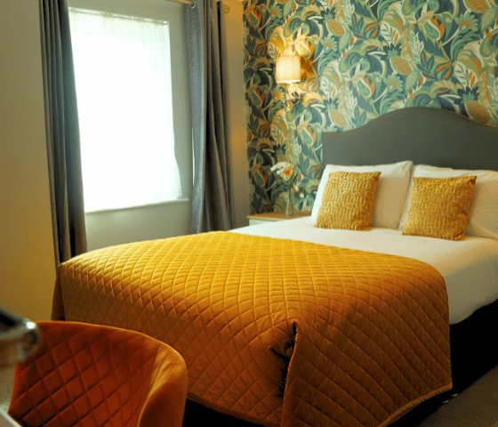 Newgrange hotel king suite www.cusackhotels.ie_v3